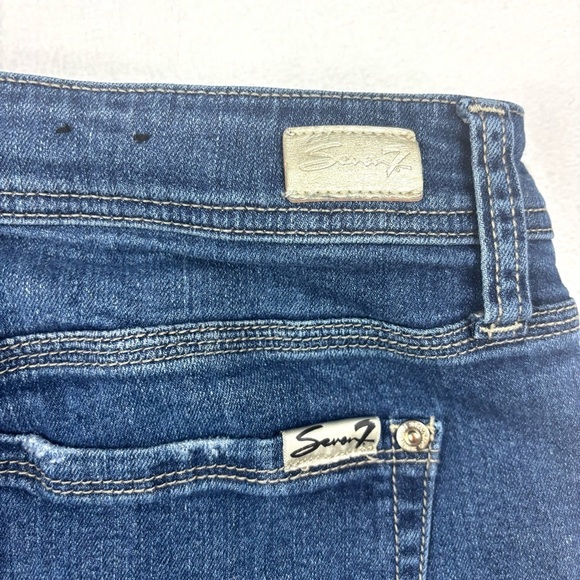 Seven 7 Med Midrise Wash Embroider Faded Whiskered Stretch Denim Shorts Size 12 - Picture 7 of 10